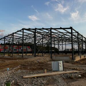Раменский завод металлоконструкций успешно завершил производство и монтаж металлоконструкций для склада размером 34х39 метров (75 тонн) в деревне Коробово, Ленинского района Московской области
